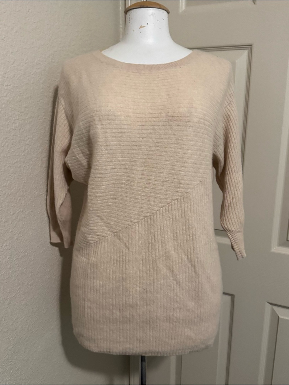 Susina 100% Cashmere Rib-Knit Crew Neck Pullover Sweater Beige Size S